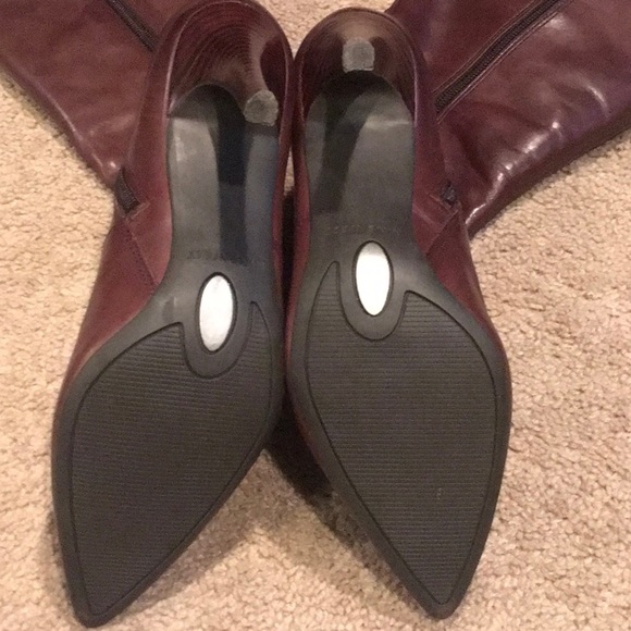 Brown leather boots - Picture 4 of 5